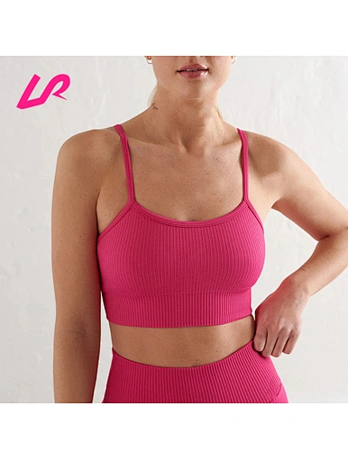 Get optimal support and comfort during sports activities with our padded bra sports. Eliminate distractions and stay focused on performance. Choose our bra for a snug fit and natural shaping.